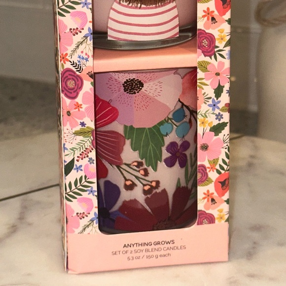 Mia Charro Set of 2 Anything Grows 5.3oz Soy Blend Candle-Yorkie Dog Flower - Picture 4 of 8